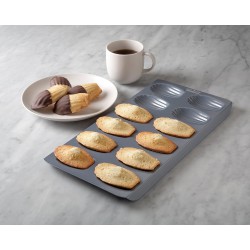 NEW Fox Run Non-Stick Madeleine Pan, Carbon Steel, 12 Shell Cookie Molds